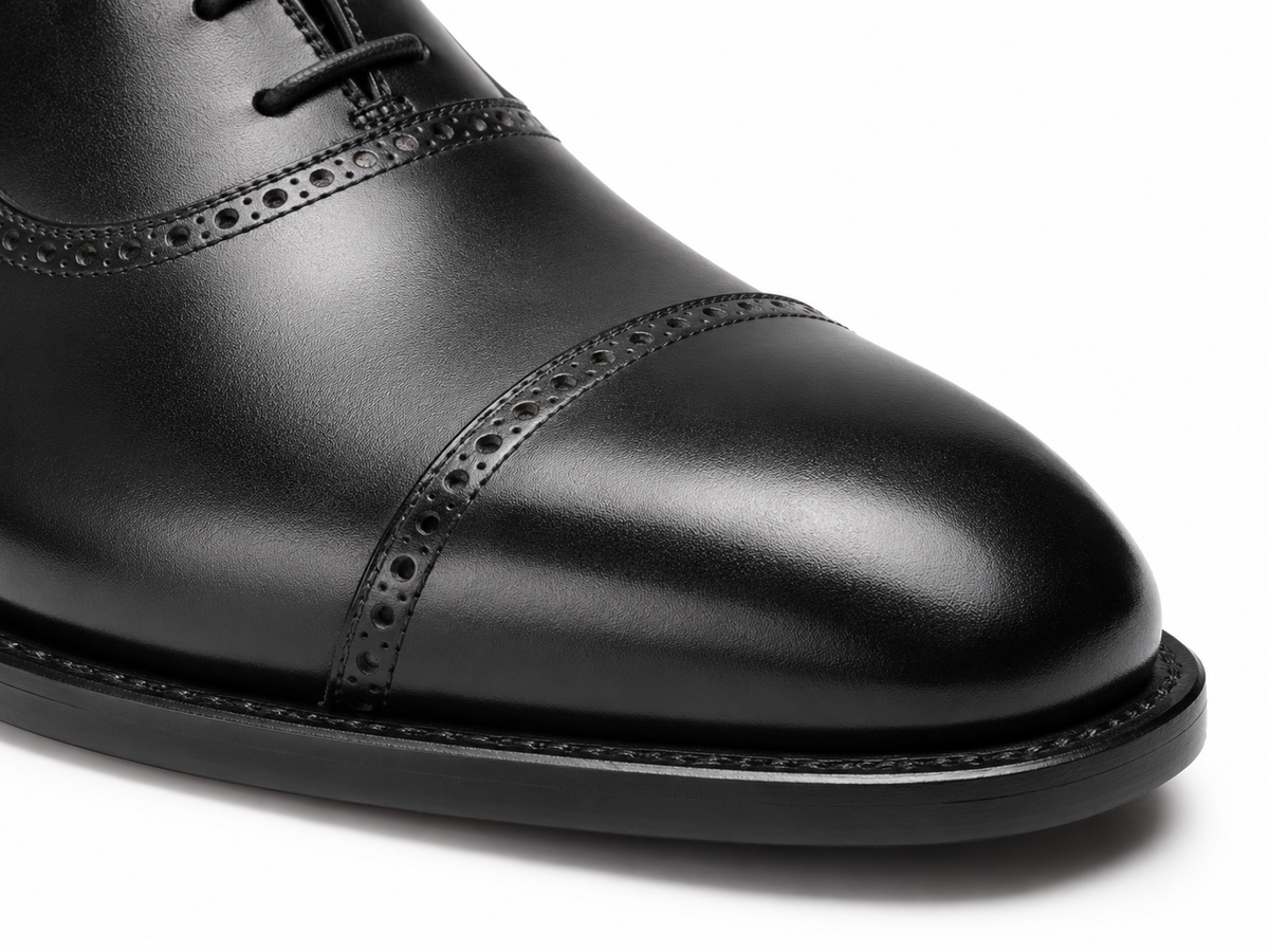 Noir Cap-Toe Oxford Shoes