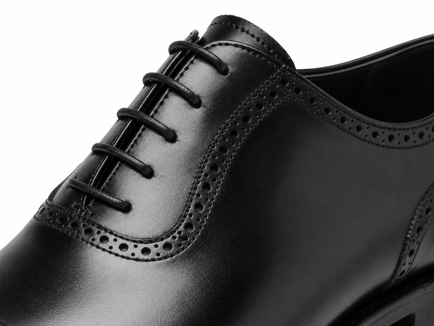Noir Cap-Toe Oxford Shoes