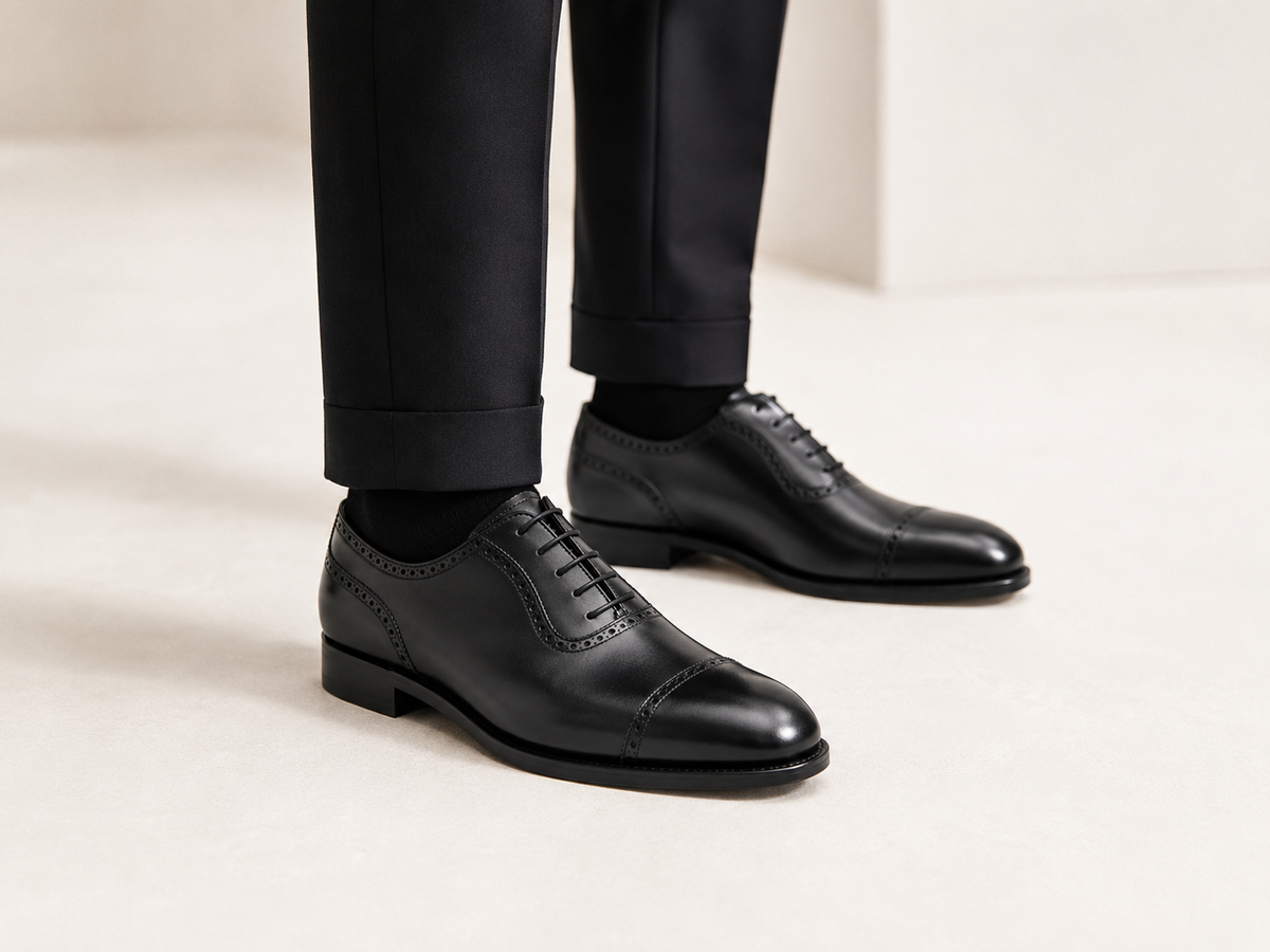 Noir Cap-Toe Oxford Shoes